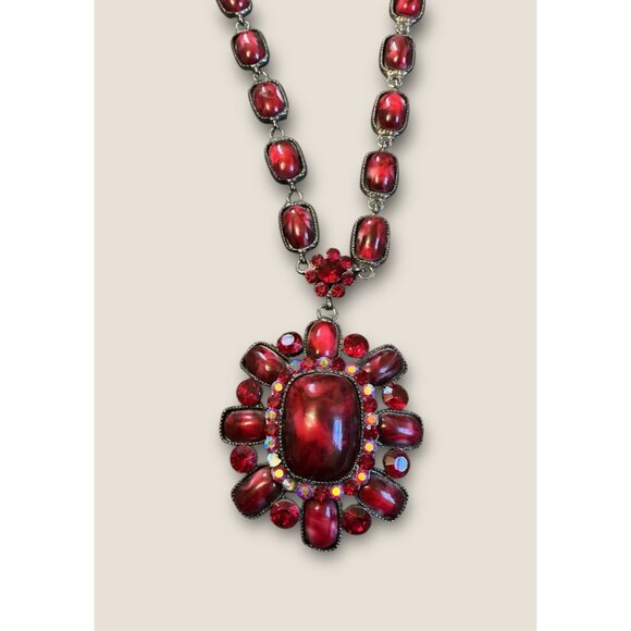 Vintage Inspired Red Stone Cluster Pendant Necklace Antique Silver Chain - Picture 3 of 7